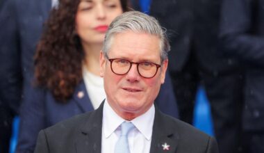 un Ukrainien soupçonné d'incendie sur des propriétés liées à Keir Starmer placé en détention