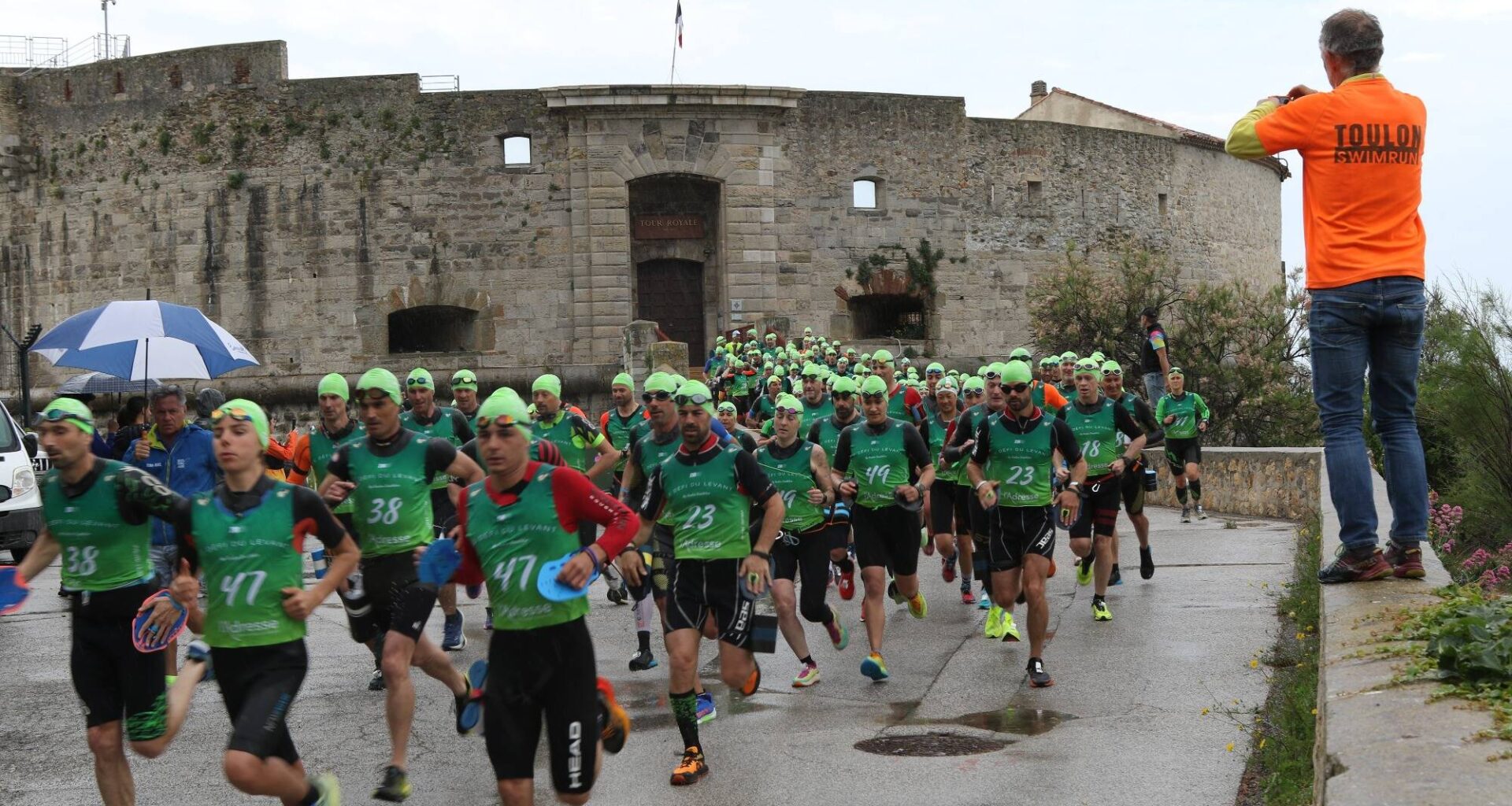 Ils étaient 300 athlètes sur la ligne de départ à la Tour royale: voici les résultats de la swimrun à Toulon