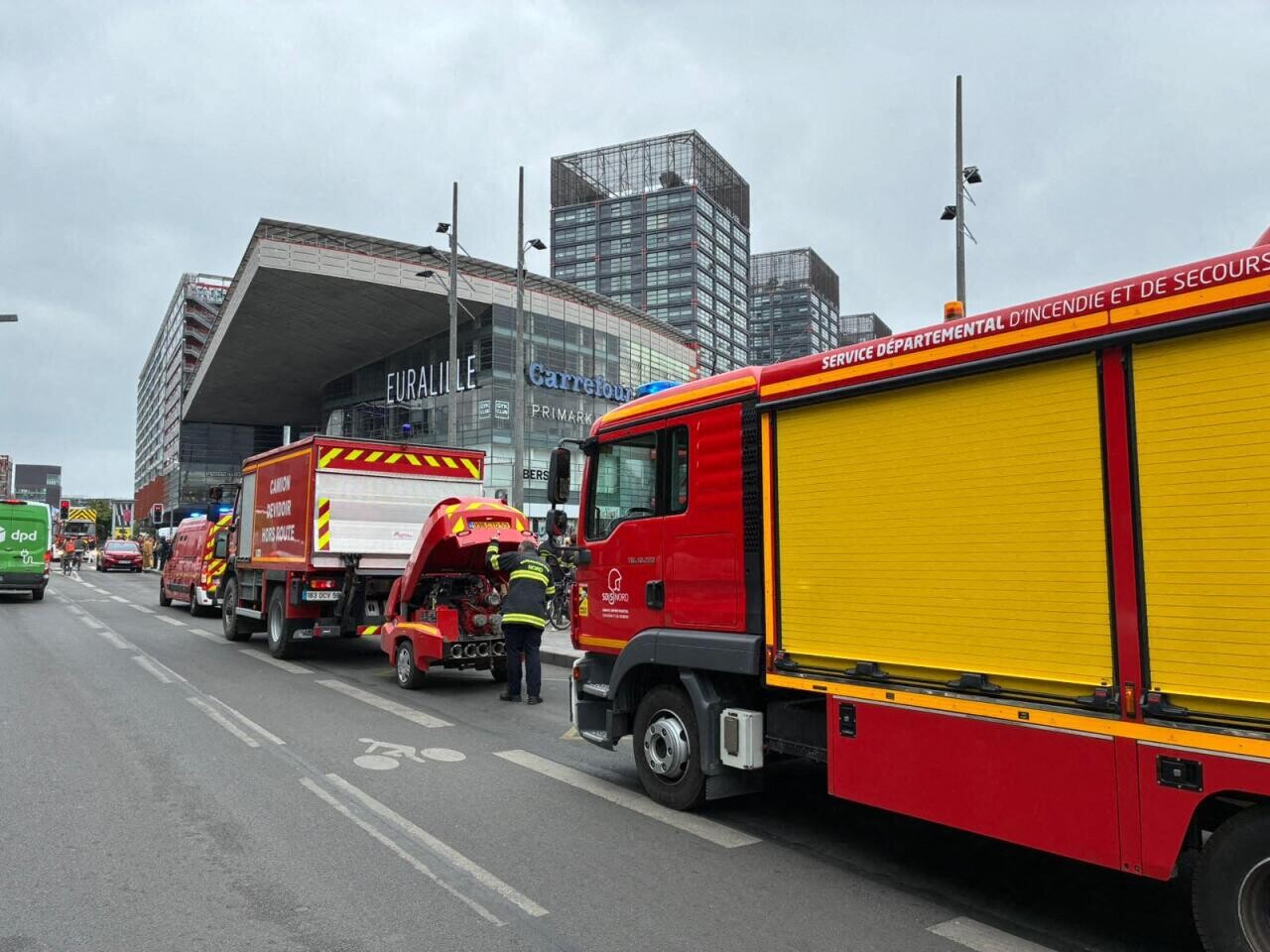 le feu maîtrisé par les pompiers
