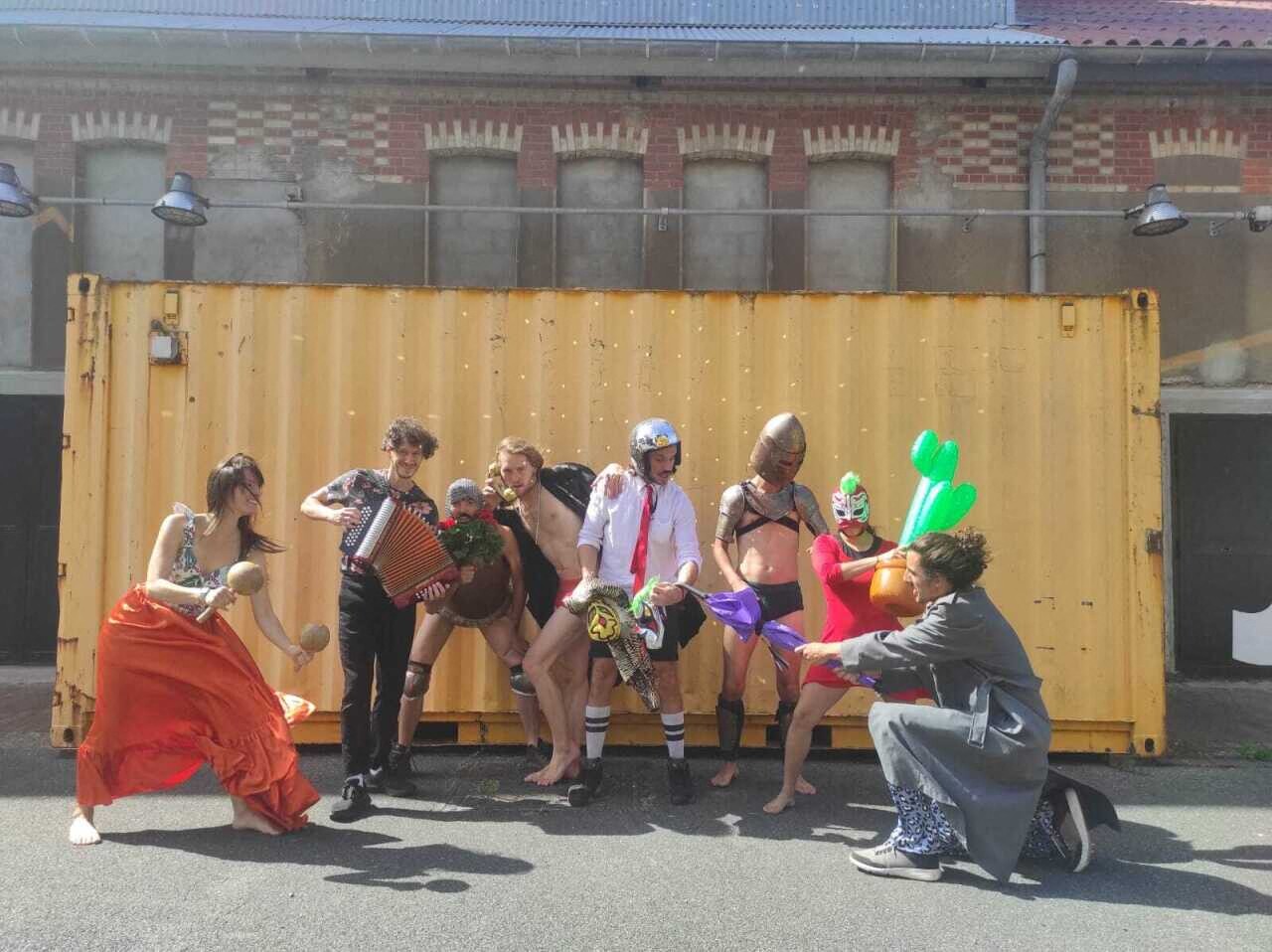 un joyeux cabaret entre cirque et musique dans "Motel Cactus"