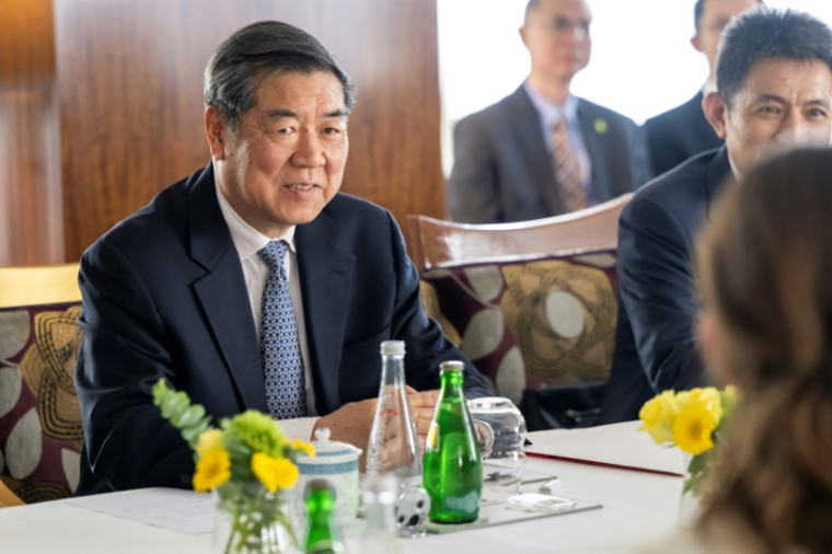 Le vice-Premier ministre chinois He Lifeng, avant des discussions sur le commerce avec le secrétaire au Trésor américain Scott Bessent, à Genève, le 9 mai 2025 ( FDFA / Handout )