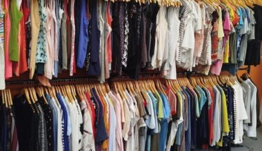 une grande vente de friperie à 2 € la pièce organisée pendant 3 jours