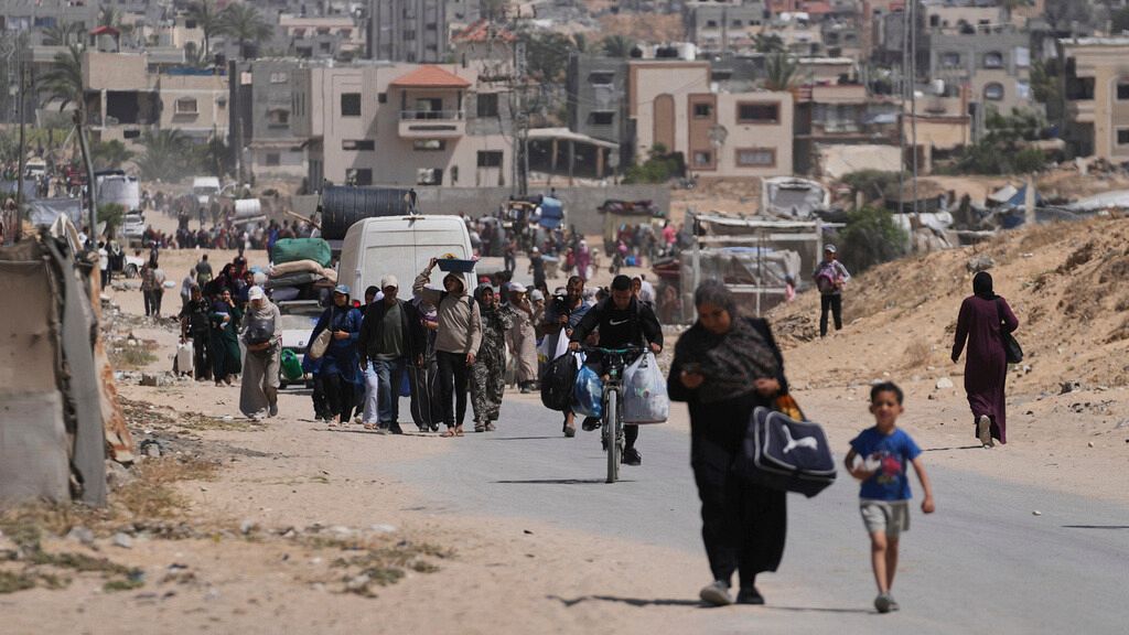 Paris, Londres et Ottawa menacent Israël de "mesures concrètes"