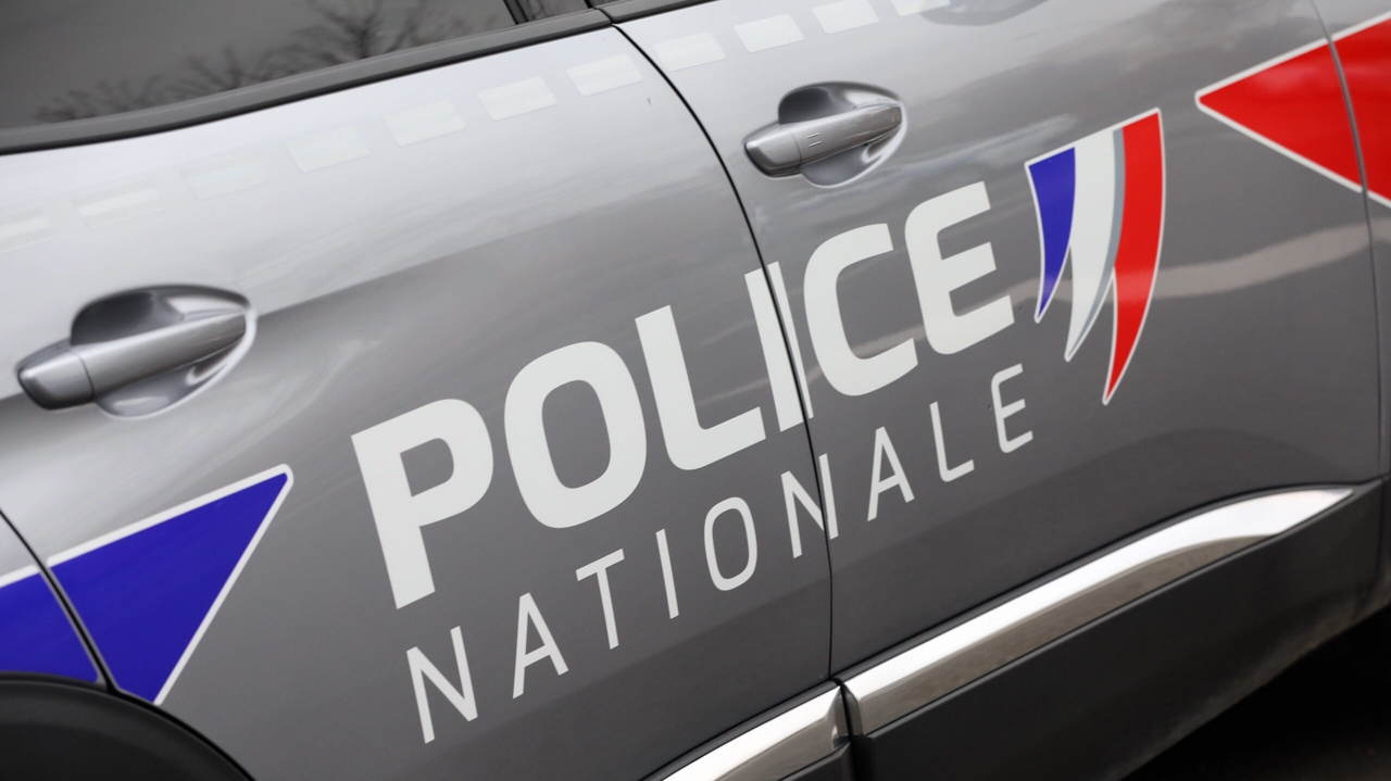 un homme se tue après avoir poignardé la mère de ses enfants