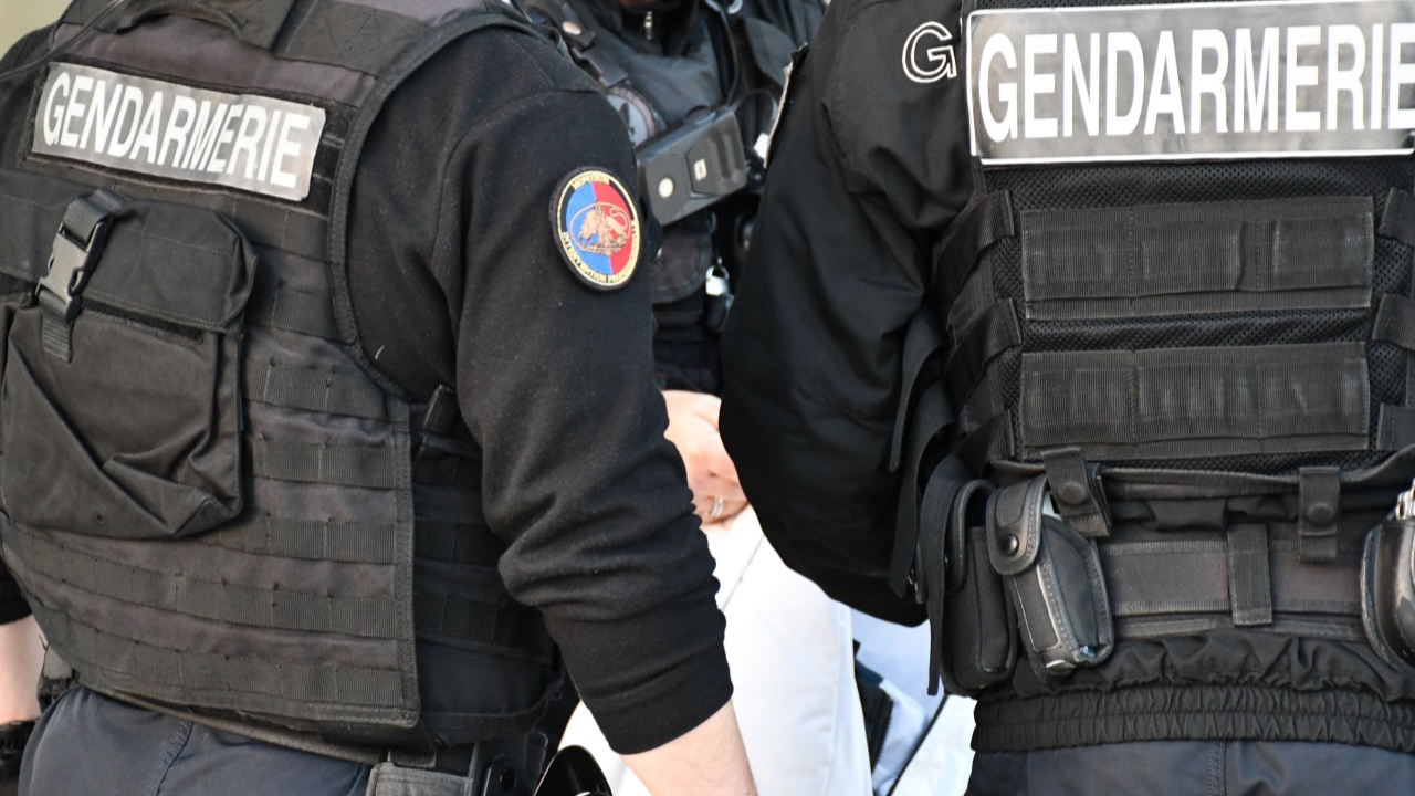 le faux mineur dévalise une maison, mais les gendarmes n'étaient pas loin