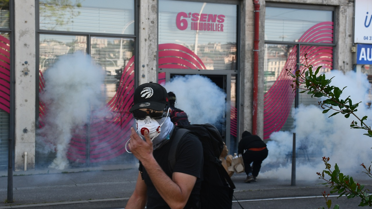 le casseur italien à nouveau laissé libre, cette fois sous contrôle judiciaire