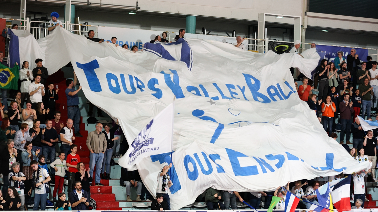 le manque de places pour les supporteurs du TVB ne passe pas