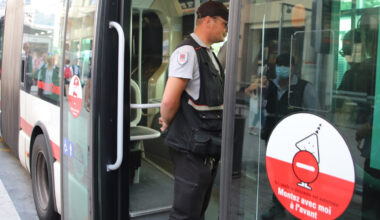 ils rackettent et frappent un collégien dans le bus, un professeur les reconnaît et les dénonce