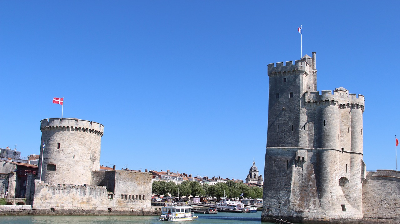La Rochelle suspend ses jumelages avec deux villes en Israël et en Russie
