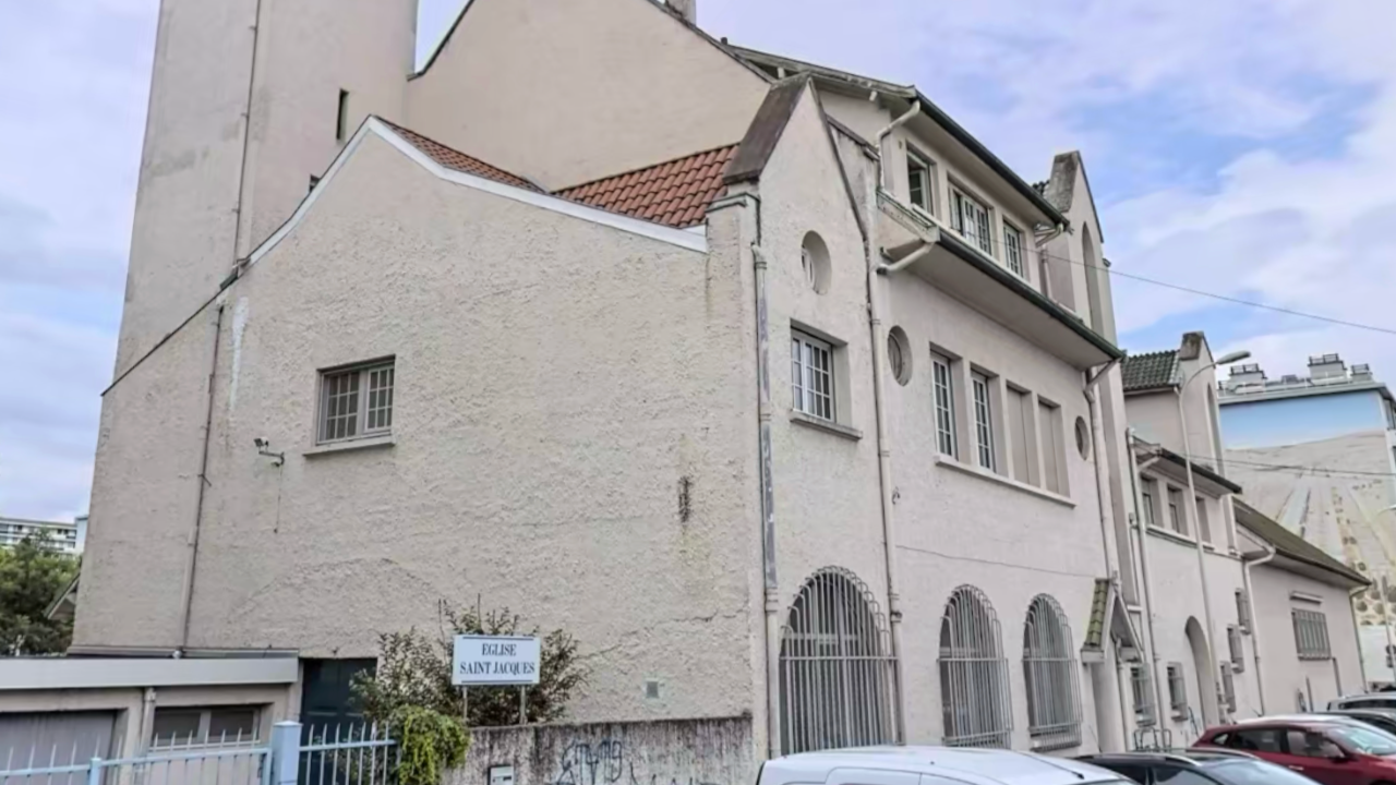 tentative de vol dans une église, un homme arrêté avec pince et tournevis