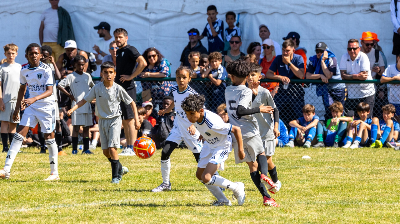 le Paris FC remporte la première édition de la Tours Métropole Cup