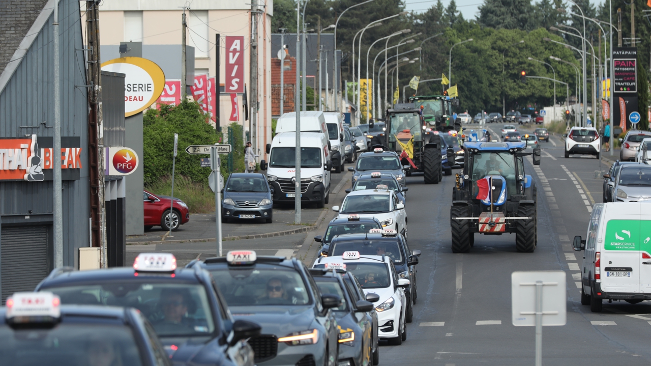 suivez la mobilisation des taxis en Centre-Ouest