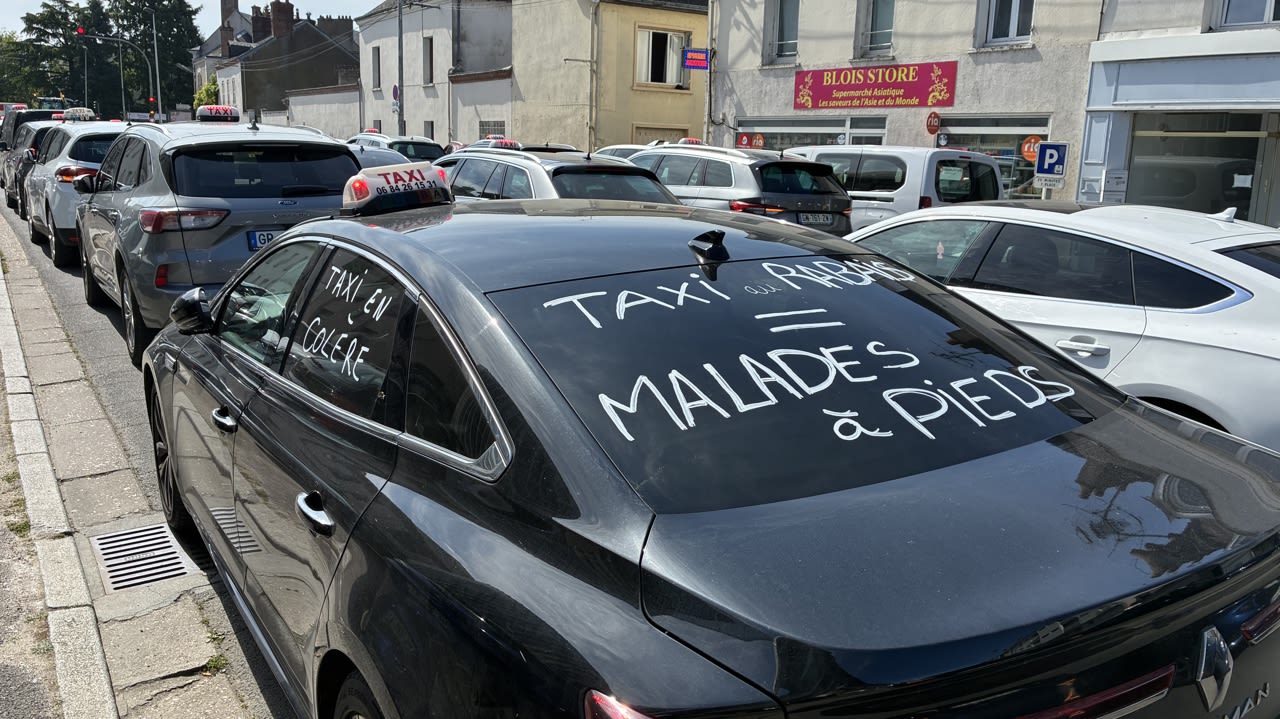 Les taxis du Loir-et-Cher s’apprêtent à rejoindre l’hôpital depuis la MSA.