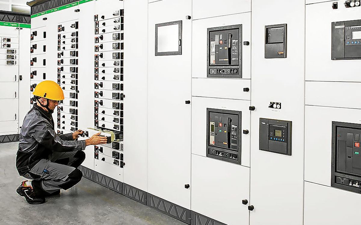 Un agrandissement et 20 postes en plus : Schneider Electric investit 5 M€ près de Rennes