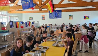 Les élèves ont fêté l’Europe au restaurant scolaire à Fors