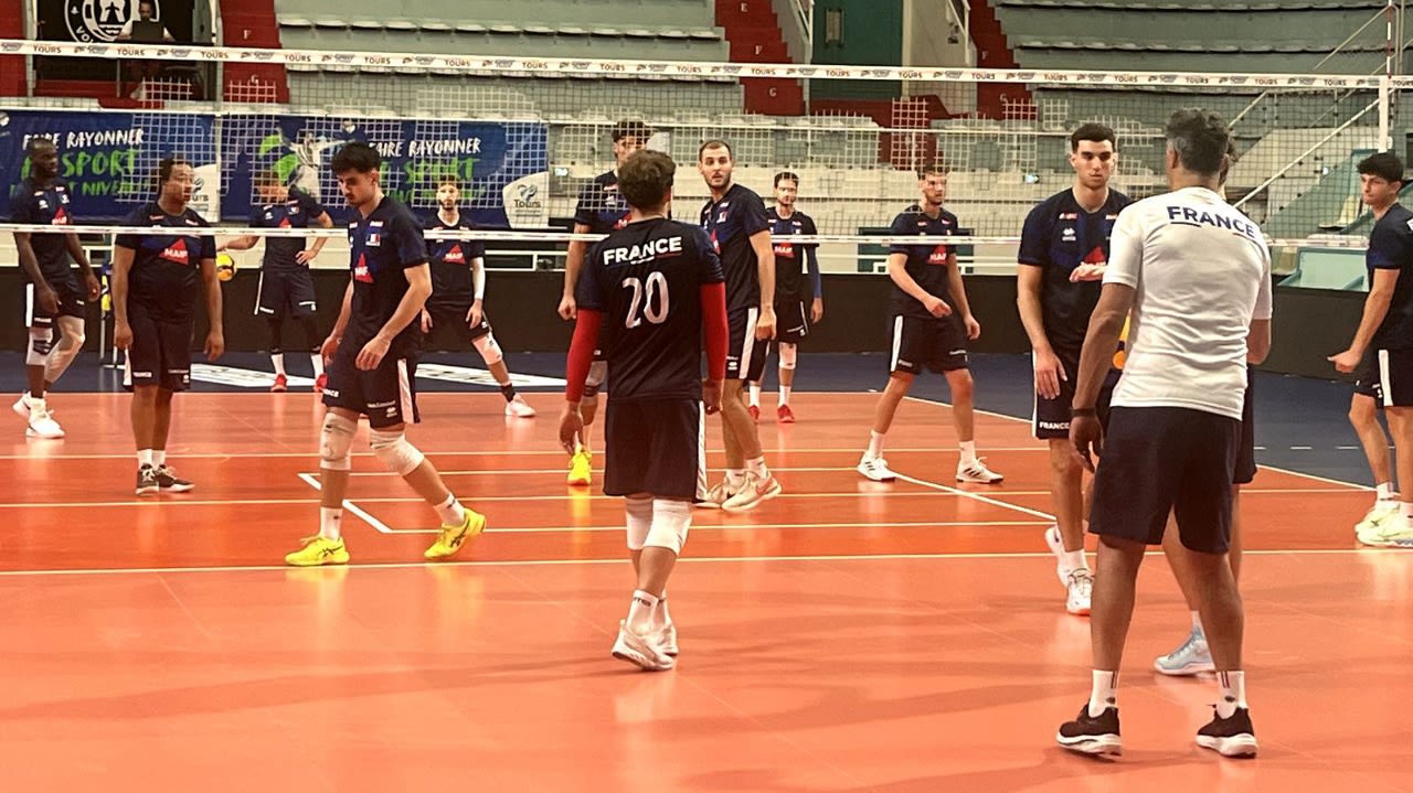 L'équipe de France à l'entraînement, samedi, à Grenon.