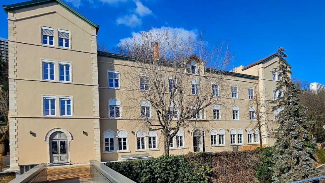 un lieu de vie pour personnes atteintes de déficience auditive inauguré dans le 9e arrondissement