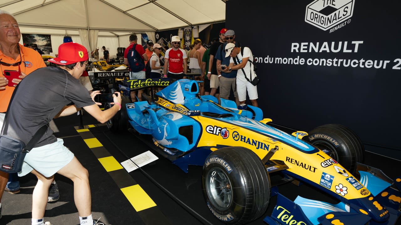 La voiture de Fernando Alonso est la vedette de l’exposition.