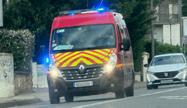 Près de Lyon : sa voiture percute un camion, un blessé grave