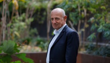 « Une forme de relativisation du nazisme » : l’Arcom intervient après les propos de l’éditorialiste Jean-Michel Aphatie sur RTL