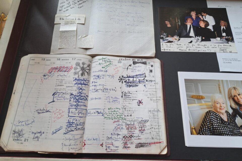 Parmi les archives, un agenda de 1978 est exposé avec tous les rendez-vous de l'actrice.