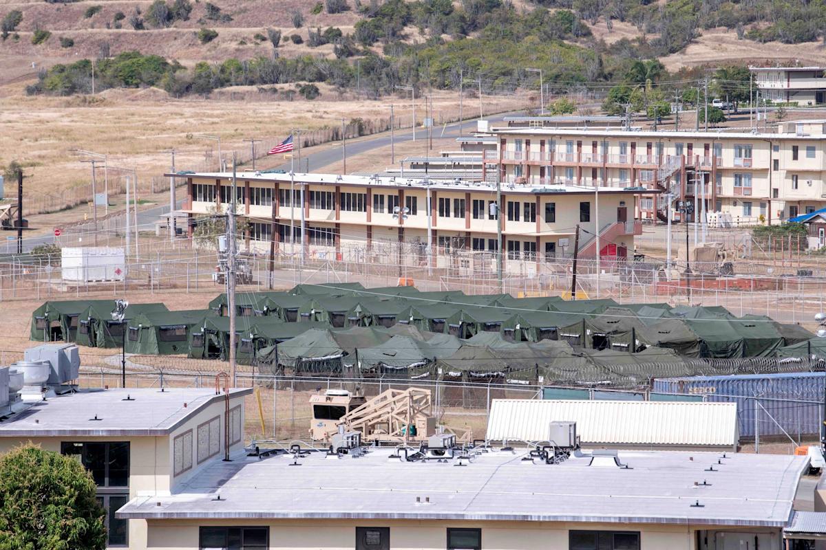 Trump enferme des migrants à Guantanamo pour 100 000 dollars par jour