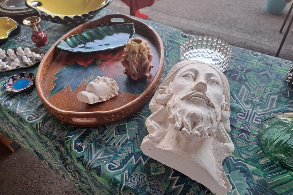 Des poupons, des CD, mais aussi de la vaisselle ou encore des objets de décoration étaient proposés par l'Opéra de Rennes.