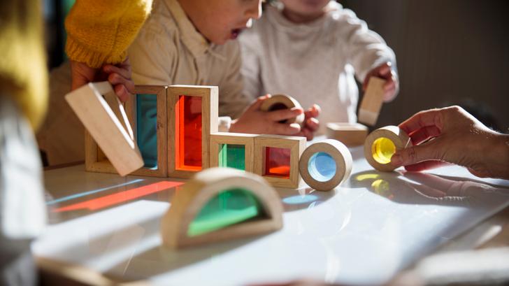 « Les données montrent que les enfants ont plus de capacités à se réguler, mais la société trouve qu’ils en ont moins. Ce décalage montre que notre société leur en demande plus qu’avant », explique Grégoire Borst.
