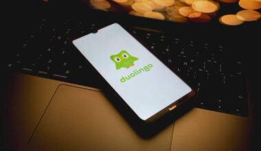 comment Duolingo a embauché l’IA pour évincer ses traducteurs – Libération