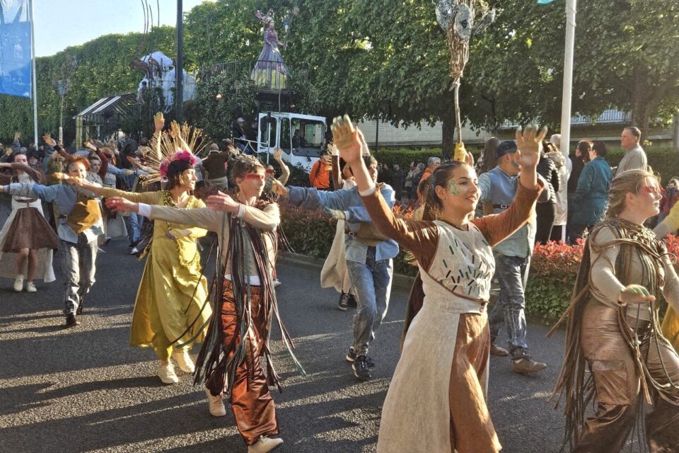 Grande parade Millénaire géante Caen