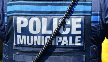 alors qu’ils venaient interrompre une rixe, des policiers municipaux pris à partie