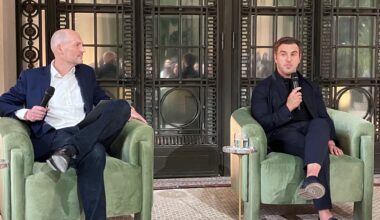 Jean-Etienne Amaury (organisateur du Tour de France) et Brian Chesky, PDG d