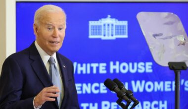 le débat sur l'acuité mentale de Joe Biden relancé par un enregistrement et un livre