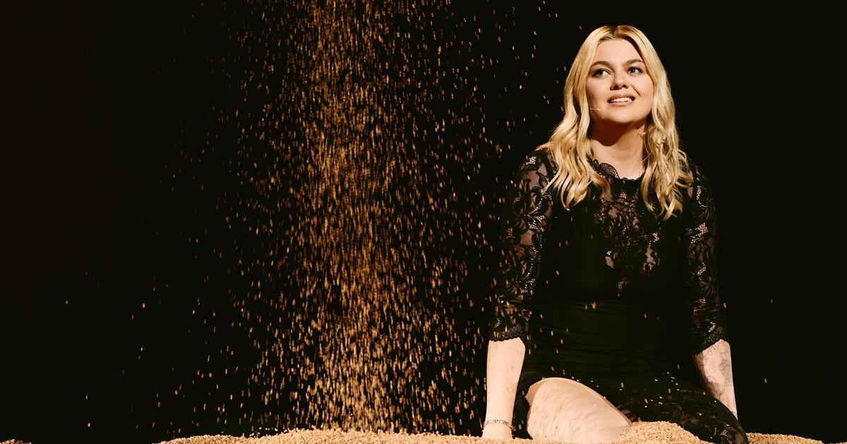 Stéphane Bern donne des nouvelles de Louane après l’Eurovision
