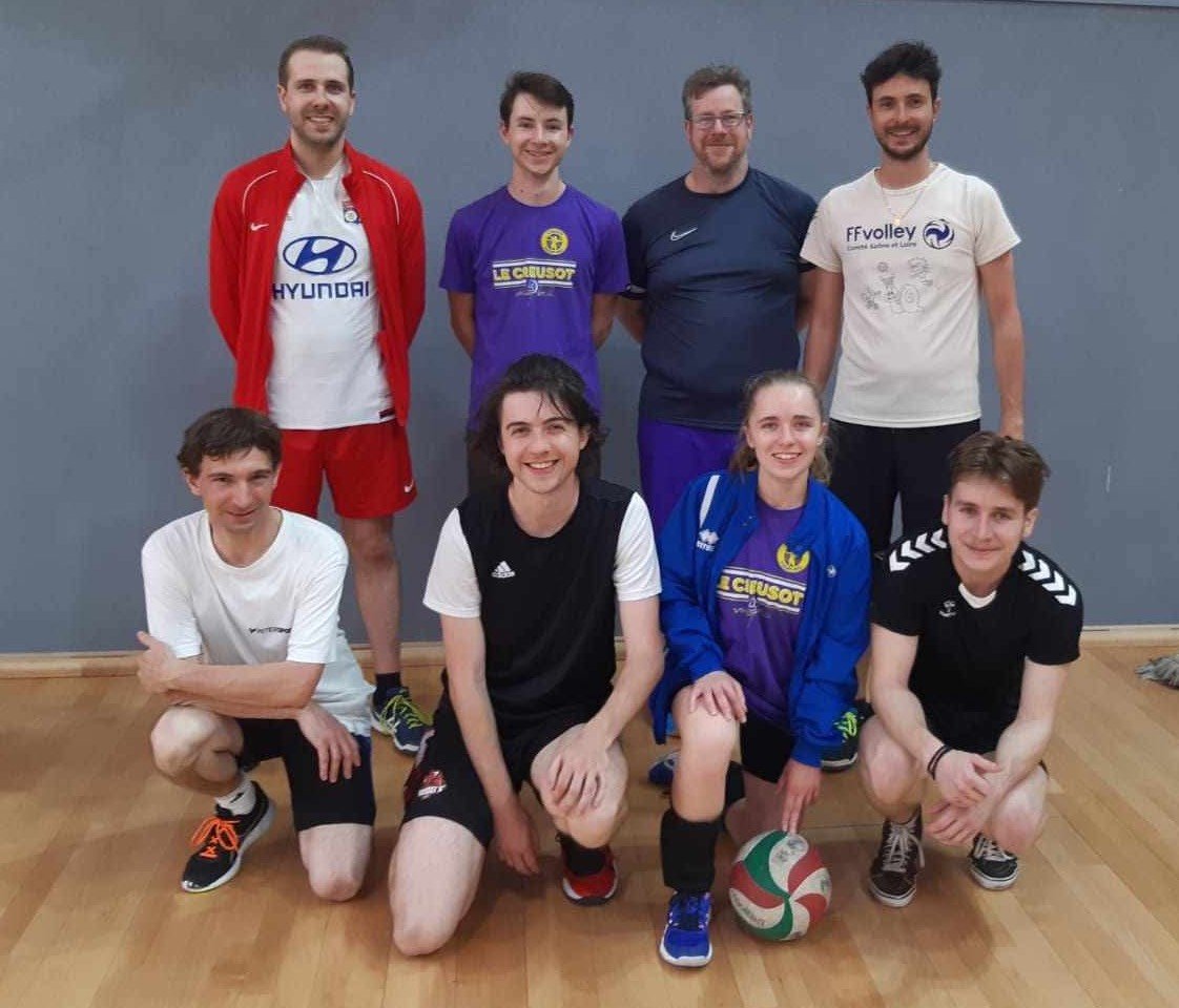 VOLLEY BALL : L'équipe Loisirs du Creusot s'est frottée à la Coupe de France