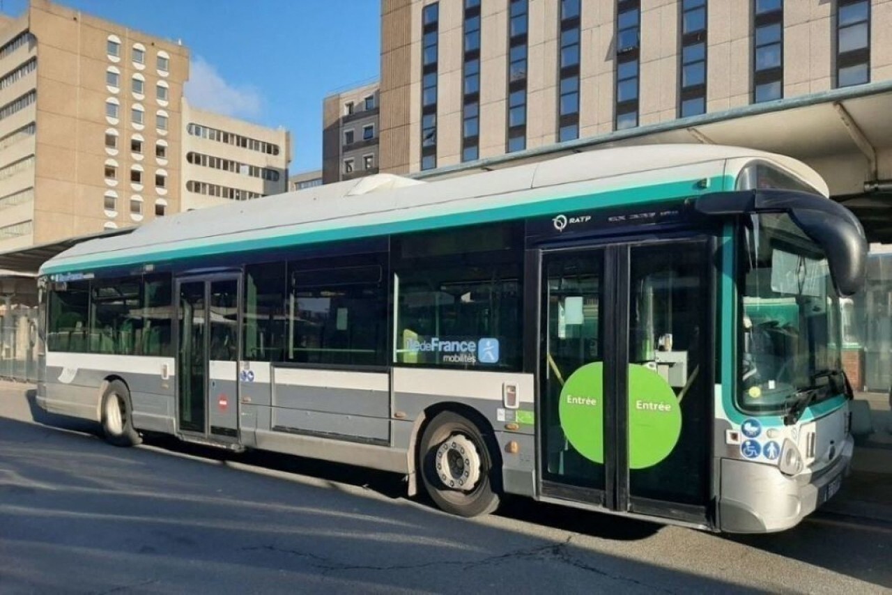 un chauffeur de bus RATP roué de coups par un automobiliste