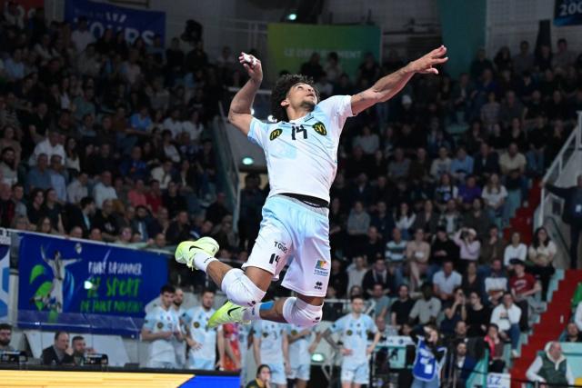 Alexandre Strehlau, l'atout offensif de Tours face à Poitiers en finale de Marmara SpikeLigue