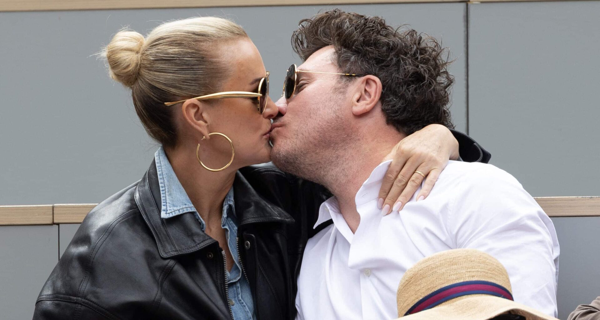 Laeticia Hallyday et Frédéric Suant : bons baisers de Roland Garros malgré les critiques d’un employé de Johnny