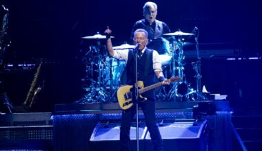 Bruce Springsteen électrise son public français et s’érige en héraut de la résistance à Trump
