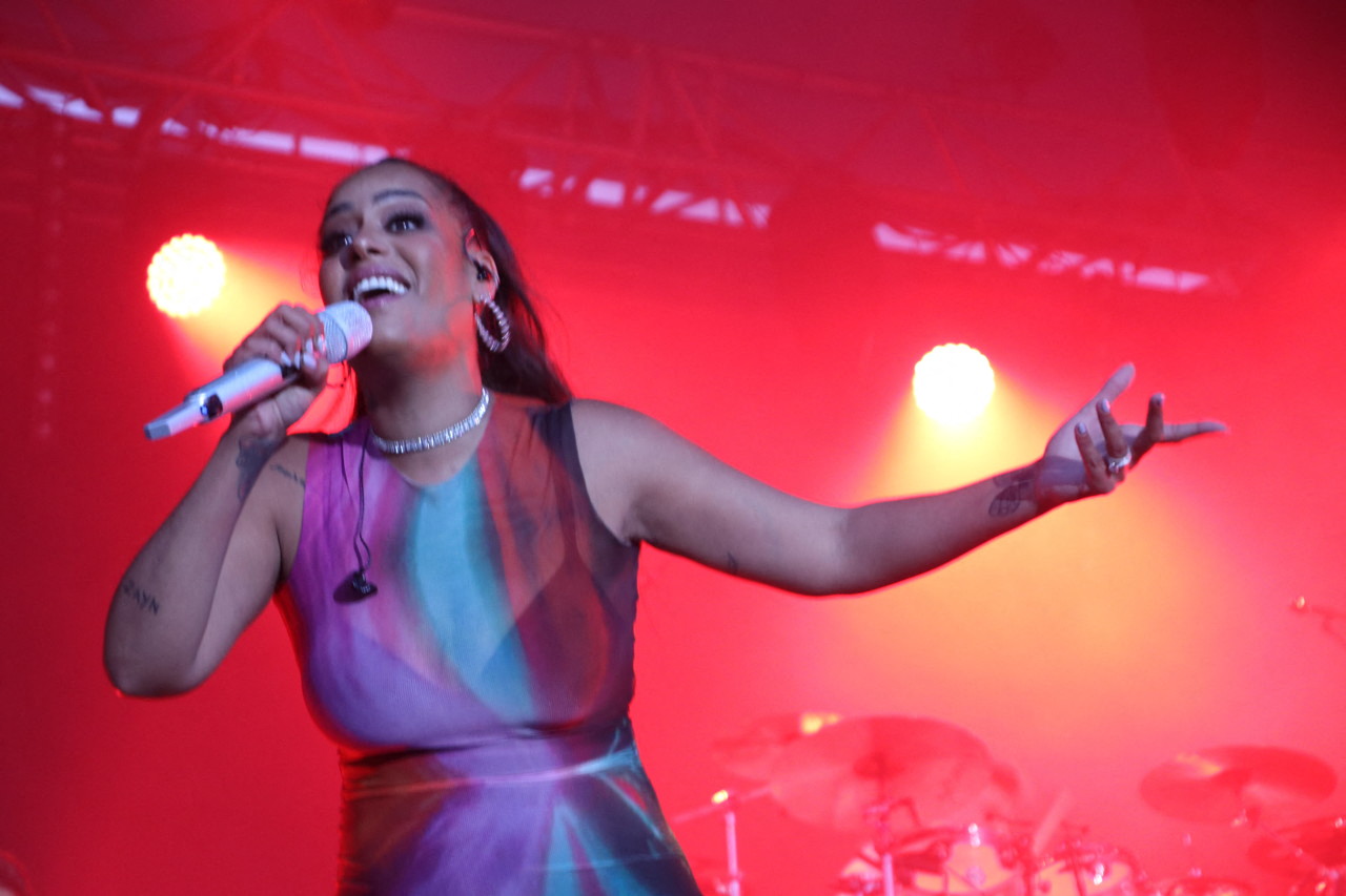 la chanteuse Amel Bent sera en dédicace dans un centre commercial