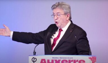 Mélenchon s’en prend à Macron, venu commémorer la bataille de Camerone, emblématique de la Légion