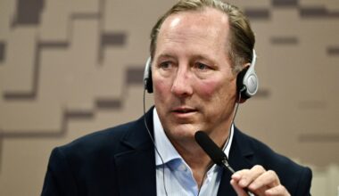 Textor sort enfin du silence sur la situation de l'OL