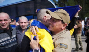 en Ukraine, les retrouvailles entre les soldats prisonniers en Russie et leurs familles – Libération