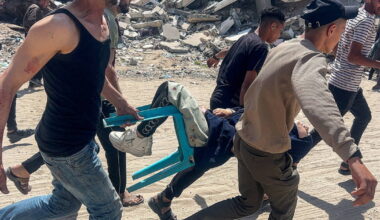 «Nous ne pouvons plus nous contenter du mot “horreur”, il faut aujourd’hui nommer le “génocide” à Gaza», par 300 écrivains – Libération