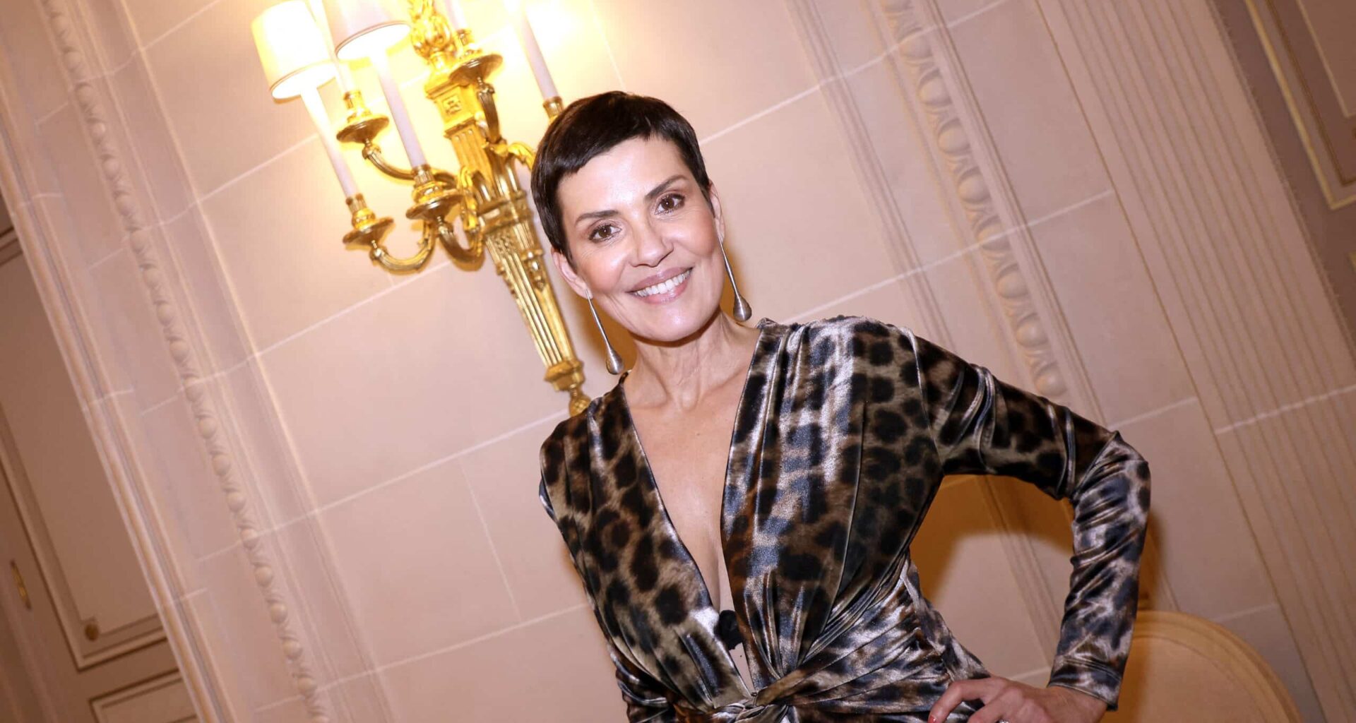 "Sans personnalité et fade", le coiffeur de Cristina Cordula la fracasse
