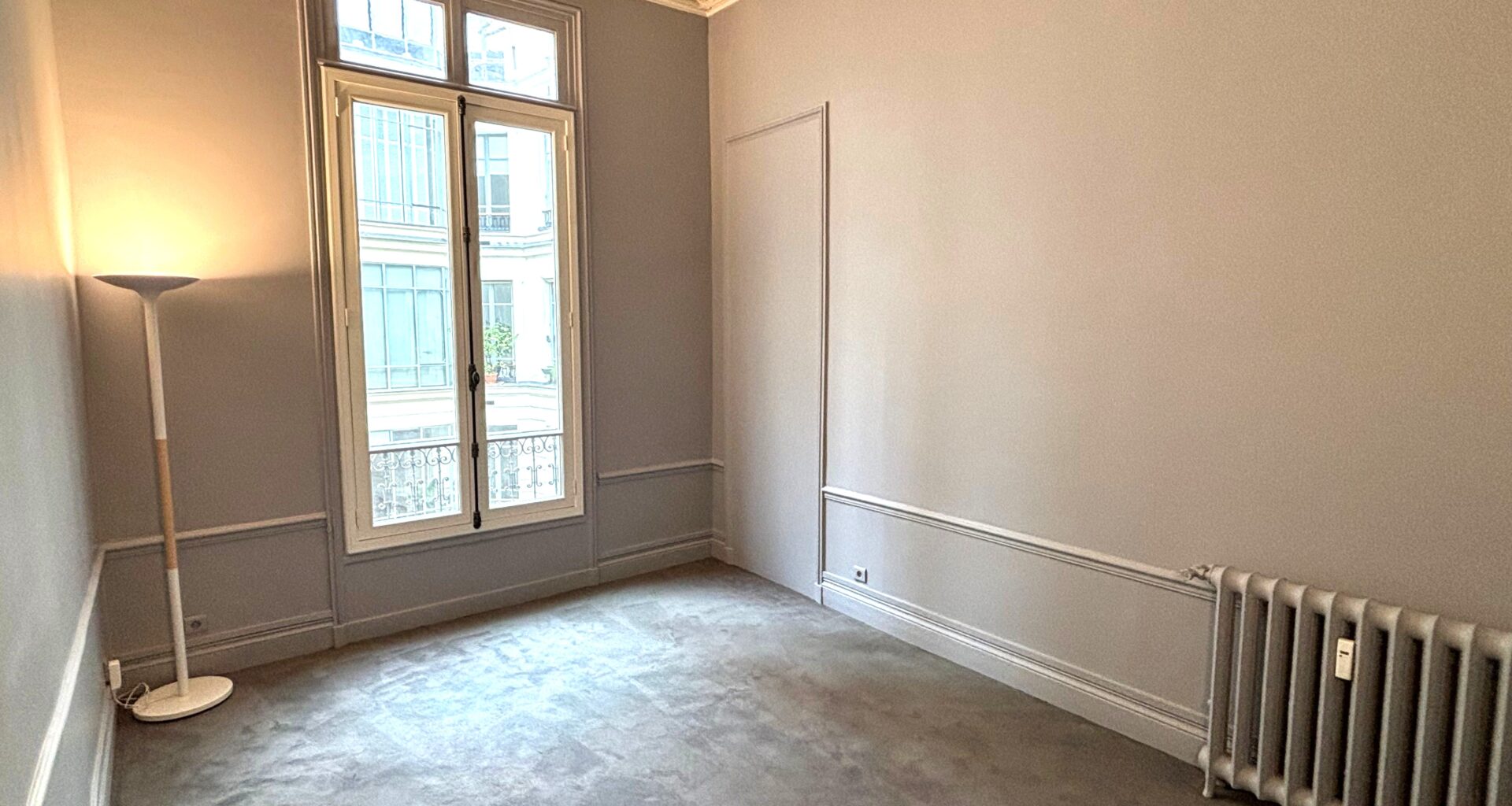 Location bureau de 14M2 Paris Etoile
