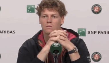 Roland Garros > Un journaliste à Sinner dès le début de sa conférence de presse : "Je me demandais ce que vous faisiez à Copenhague cette semaine et qui était cette fille..."