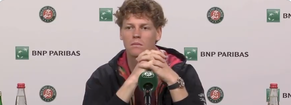 Roland Garros > Un journaliste à Sinner dès le début de sa conférence de presse : "Je me demandais ce que vous faisiez à Copenhague cette semaine et qui était cette fille..."