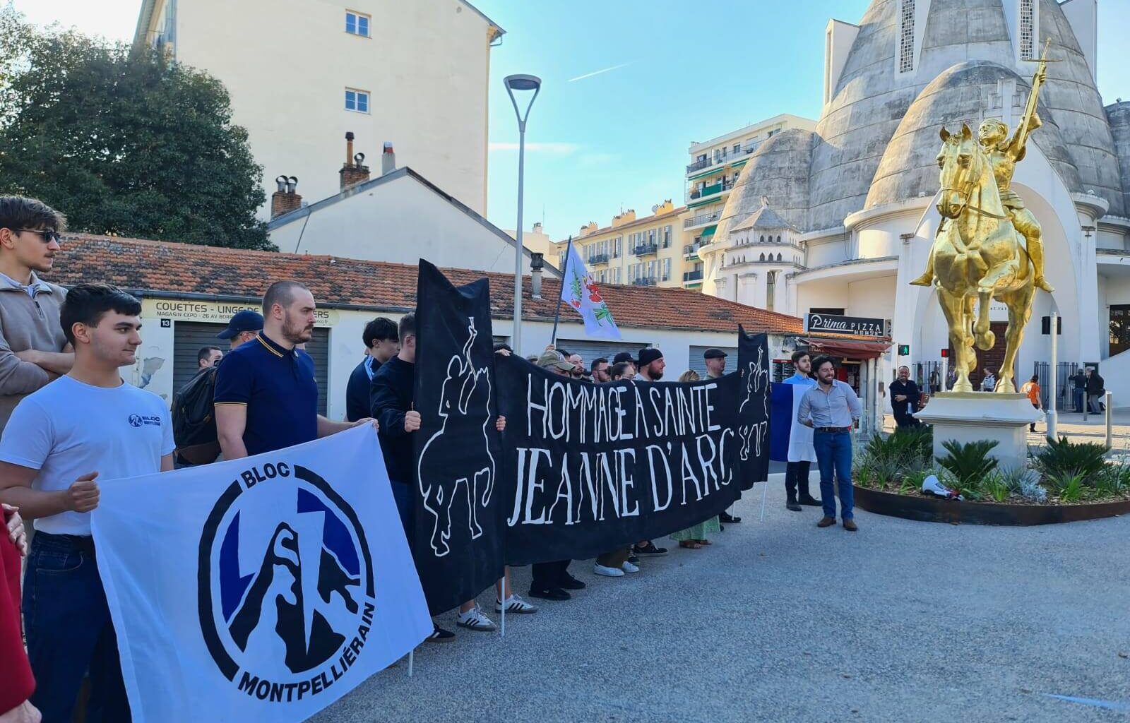 "Par cette manifestation, on vient reprendre nos places, nos rues": les jeunes identitaires à visage découvert pour la première fois devant la statue Jeanne-d’Arc à Nice