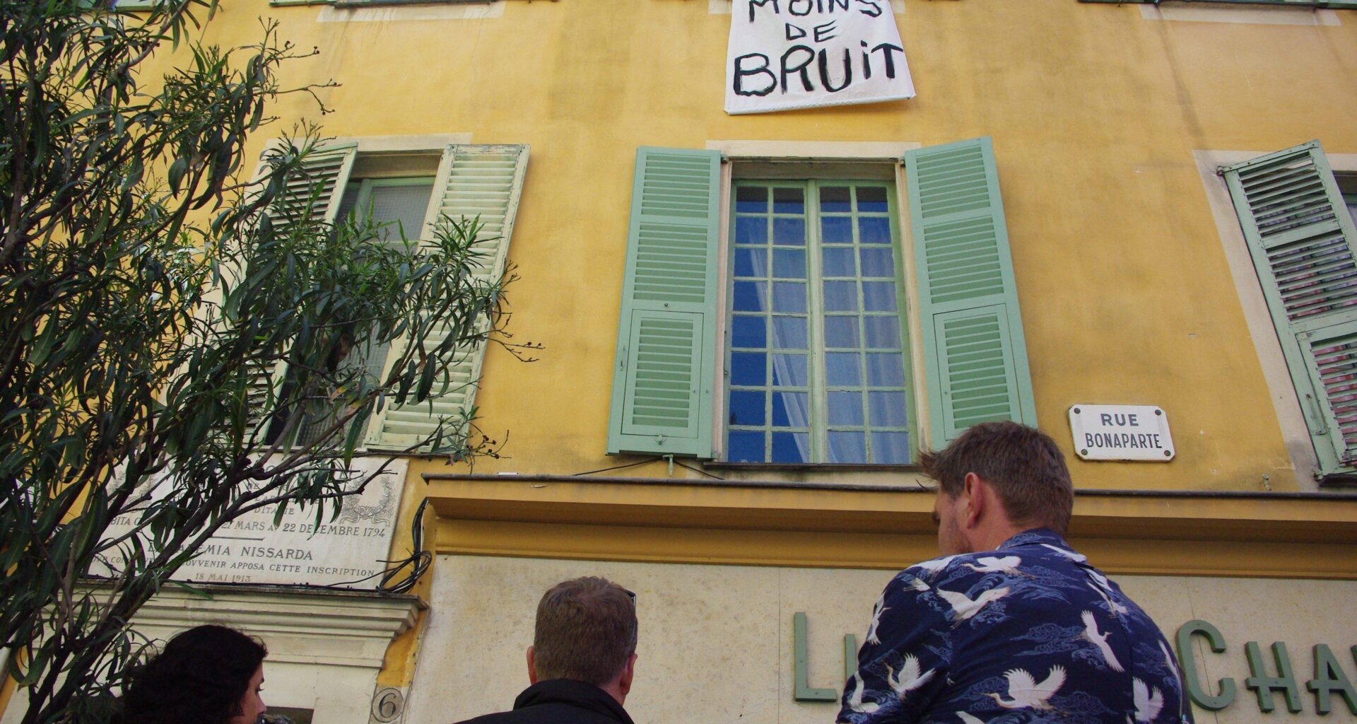 "C’est sept jours sur sept": ils n’en peuvent plus du bruit, les habitants de la rue Bonaparte et de la place du Pin se rebiffent à Nice